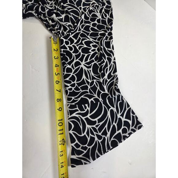 Chicos Travelers Slinky Knit Top Size 3/XL Navy Blue White Floral Tunic - Picture 5 of 6